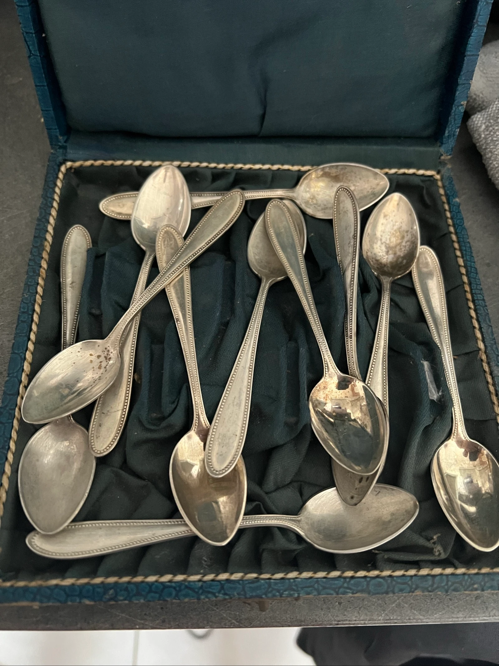 Coffret 12 cuillères à café métal argenté RENEKA Strasbourg – Motif Perles